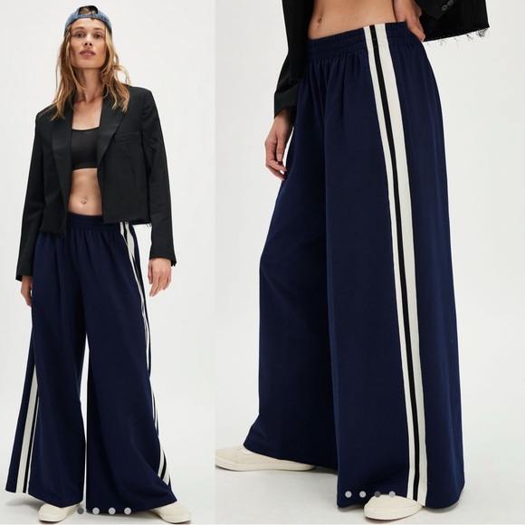 Norma Kamali Boyfriend Elephant Side Stripe Sweatpant Navy Blue Small